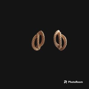 Napier Vintage Earrings Screw-on  Gold Tone Classic Elegant Style Lightweight